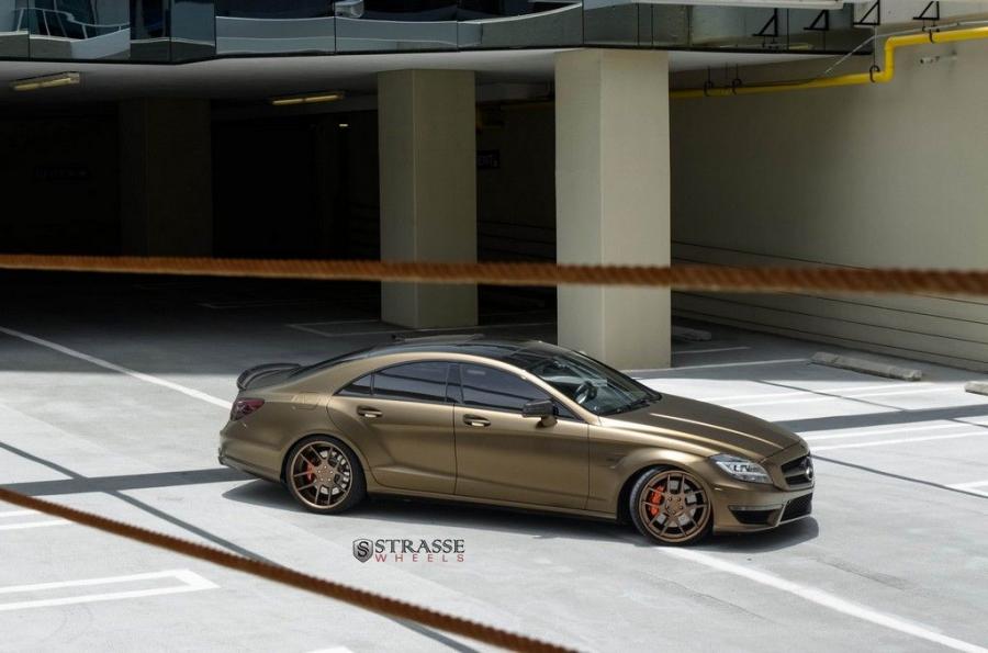  Mercedes-Benz CLS63 AMG by Strasse Wheels 2014 года  (фото 2 из 11)